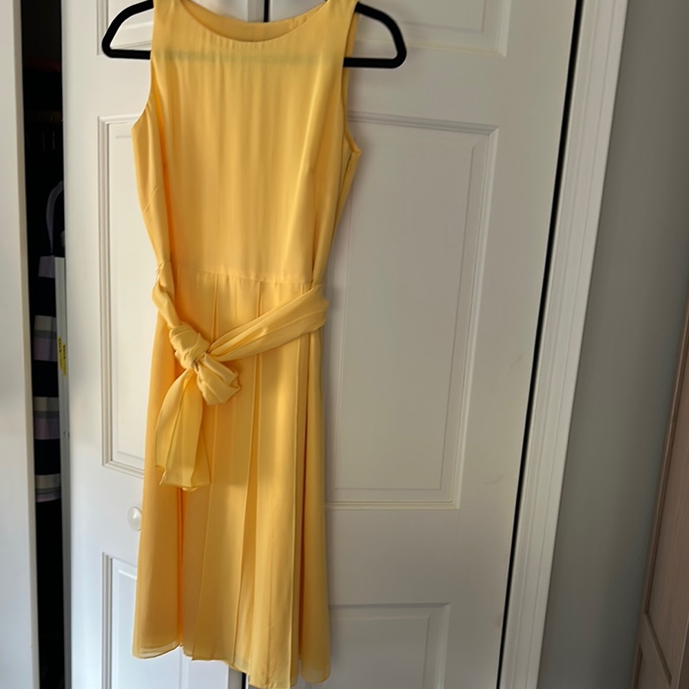 Elegant Yellow Sleeveless Dress